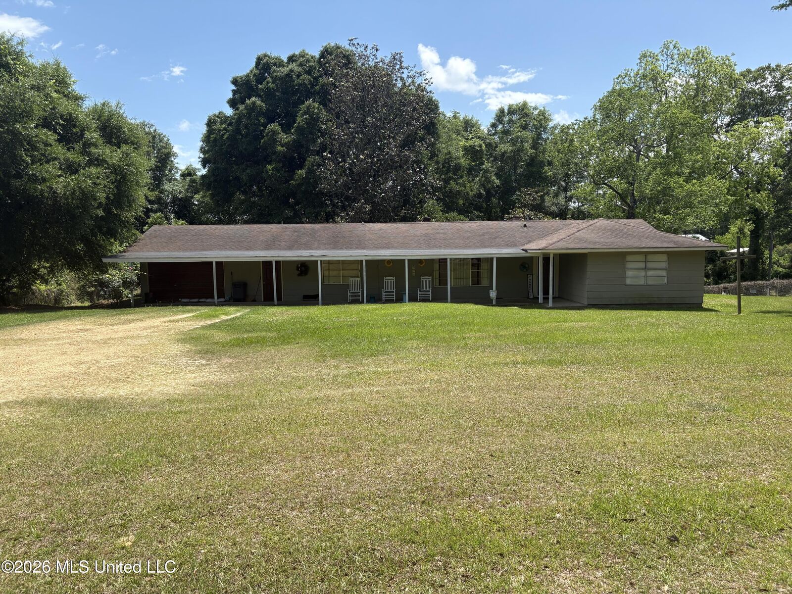 Property Photo:  1728 Walton Avenue  MS 39577 