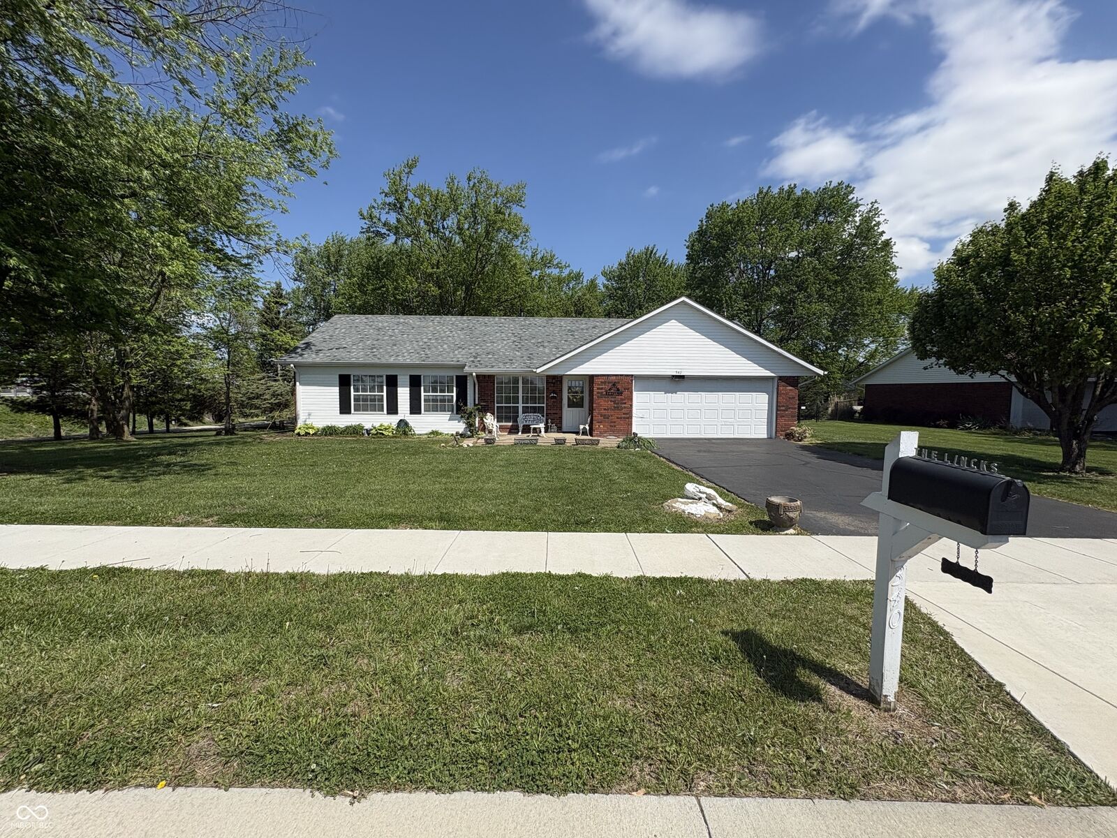 Property Photo: 340 Briar Hill Drive IN 46184