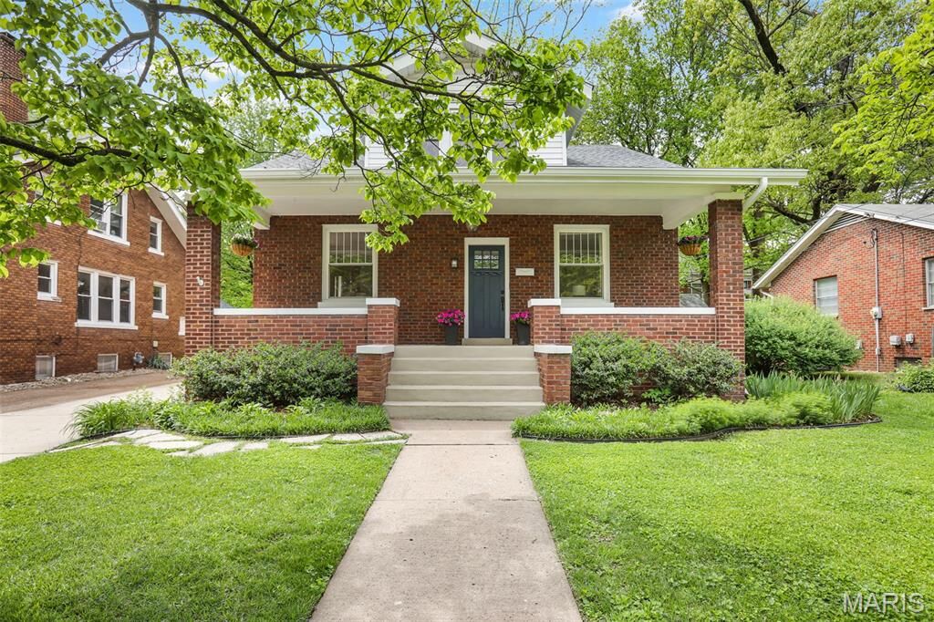 Property Photo: 223 N Buchanan Street IL 62025