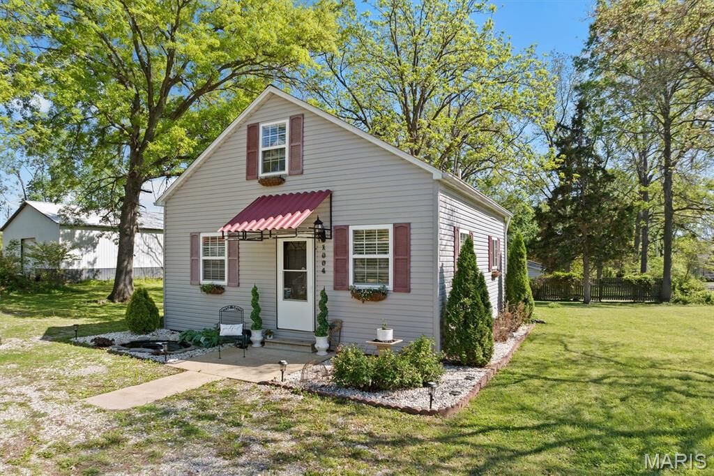 Property Photo:  1004 N Okaw Street  IL 62271 