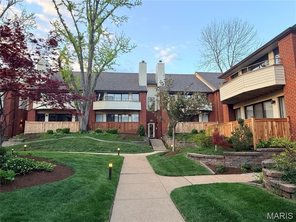 Property Photo:  5575 Waterman Boulevard B  MO 63112 