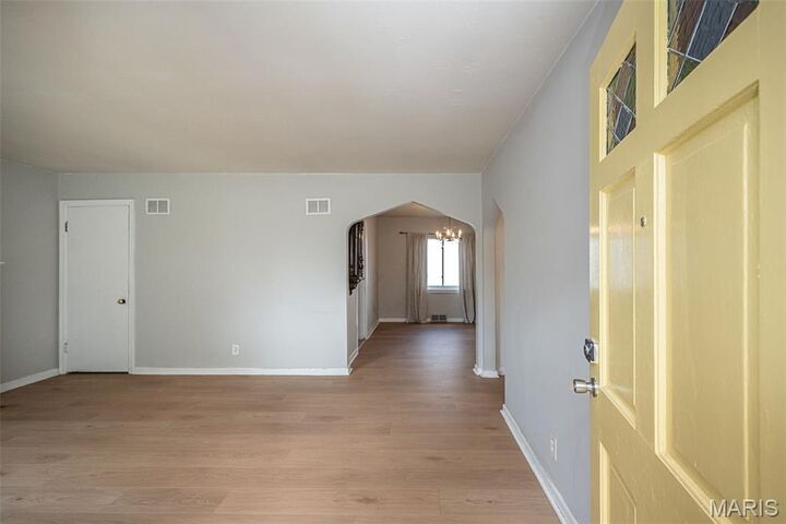 Property Photo:  5551 Sutherland Avenue  MO 63109 