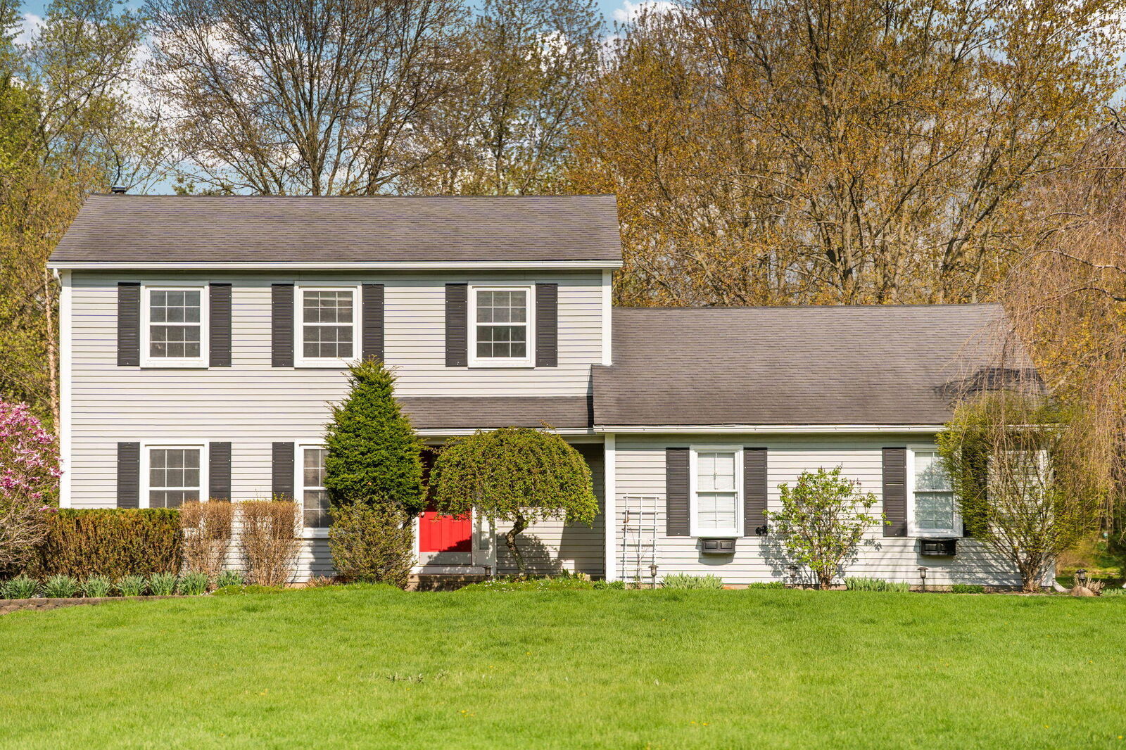 Property Photo:  5615 Pebble Ridge Court  MI 48108 