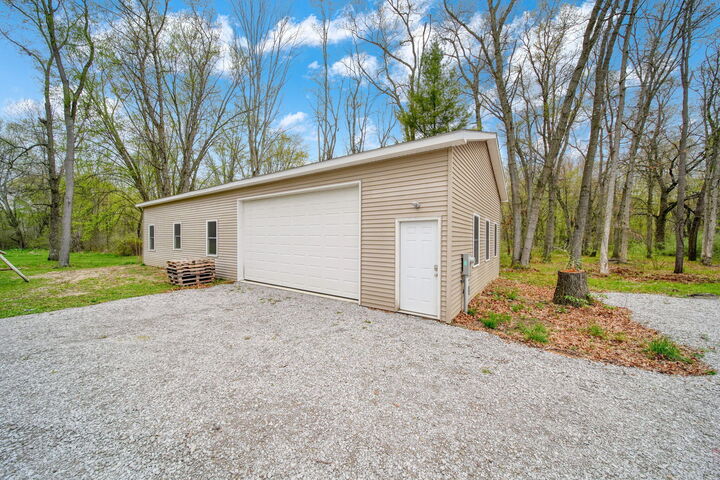 Property Photo:  5576 S M 52  MI 49285 