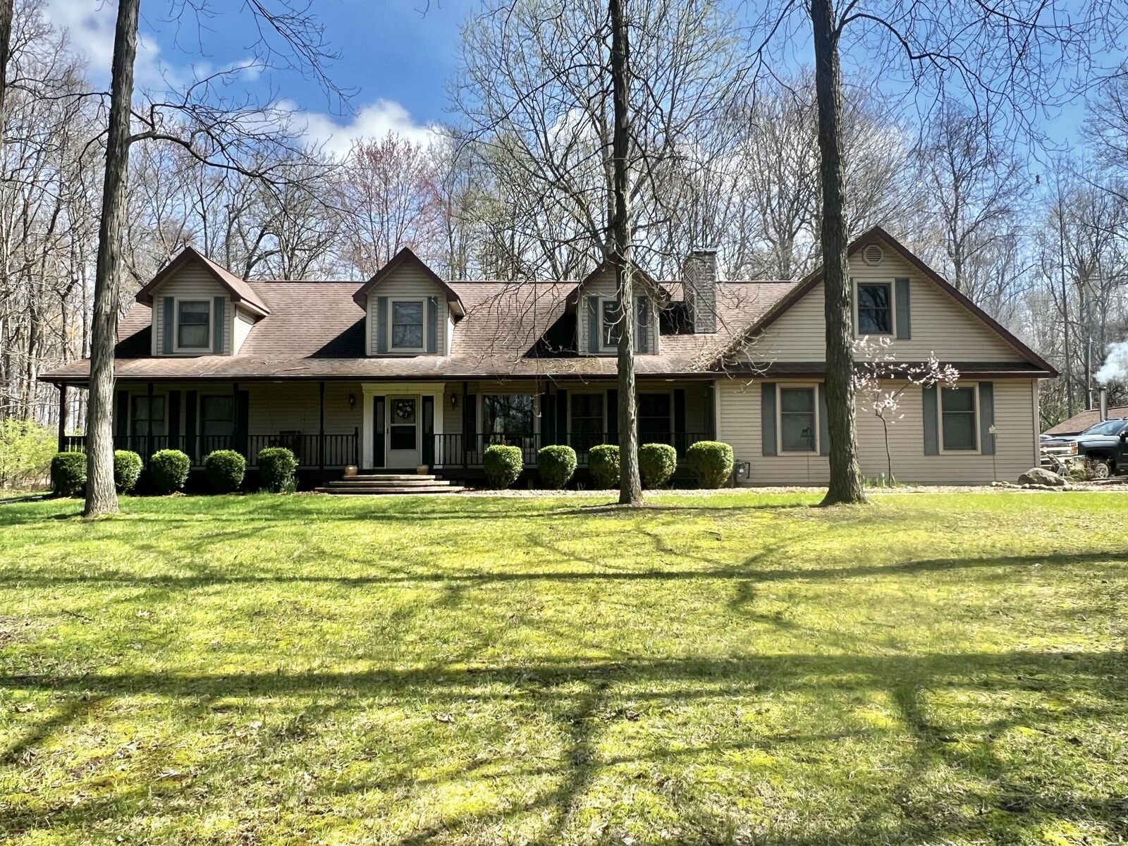 Property Photo:  1401 Meadow Lane  MI 49242 