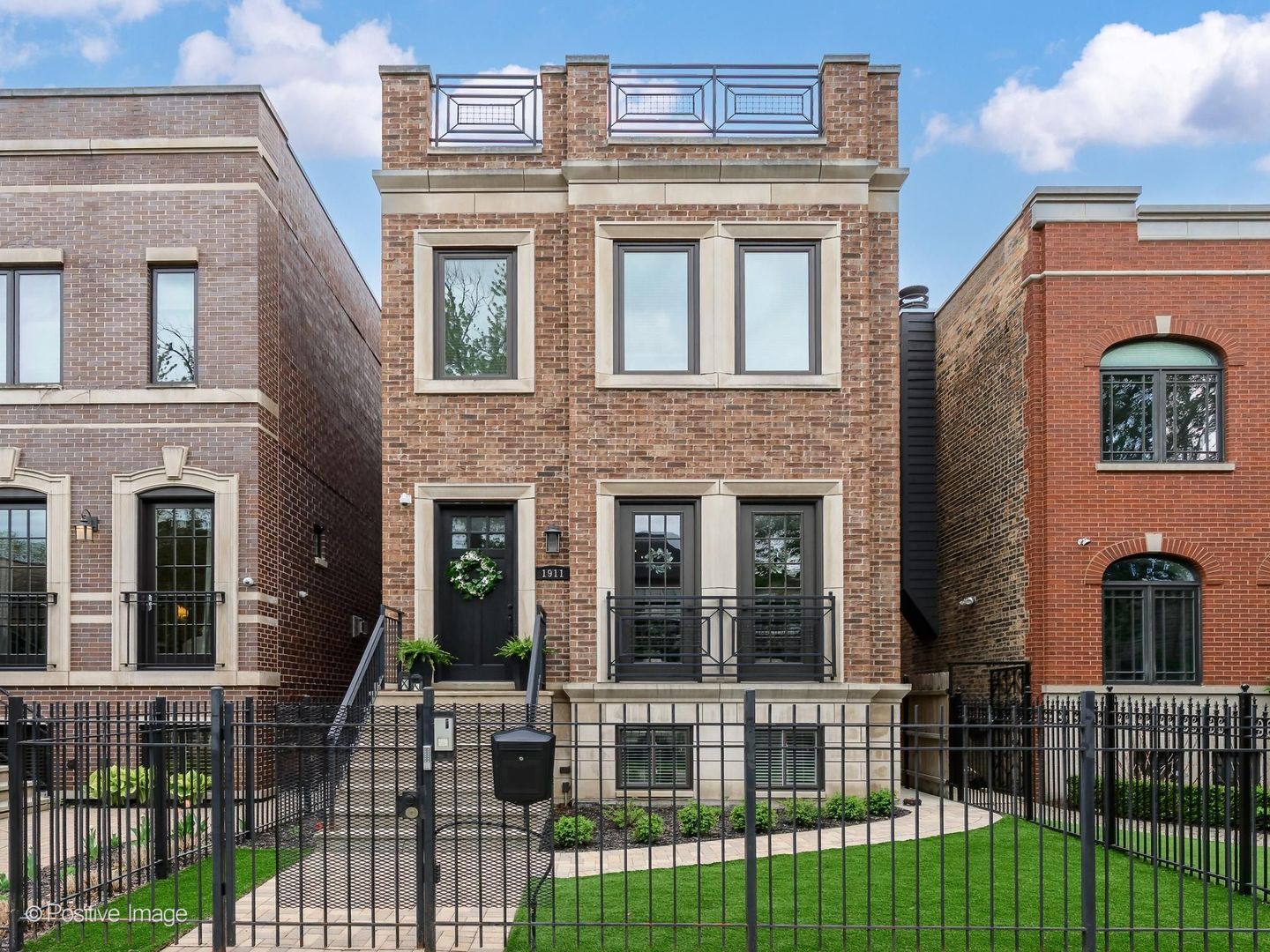 Property Photo: 1911 W Wolfram Street IL 60657