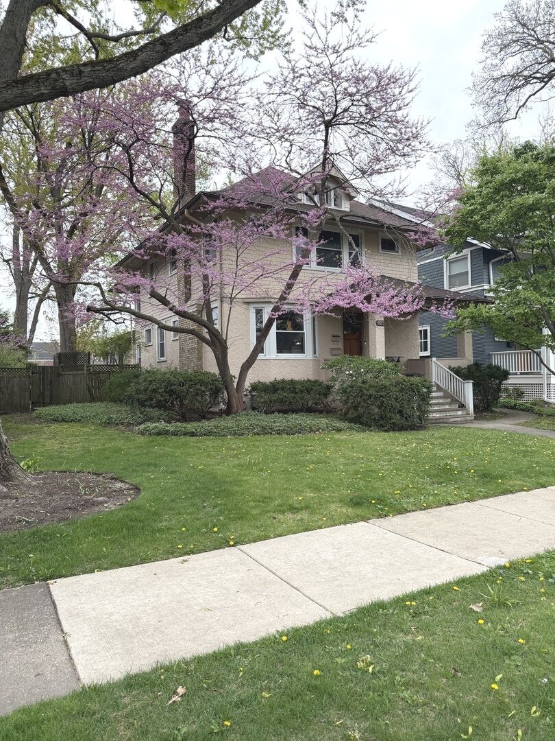 Property Photo:  925 Greenleaf Avenue  IL 60091 