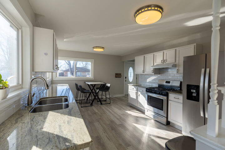 Property Photo:  