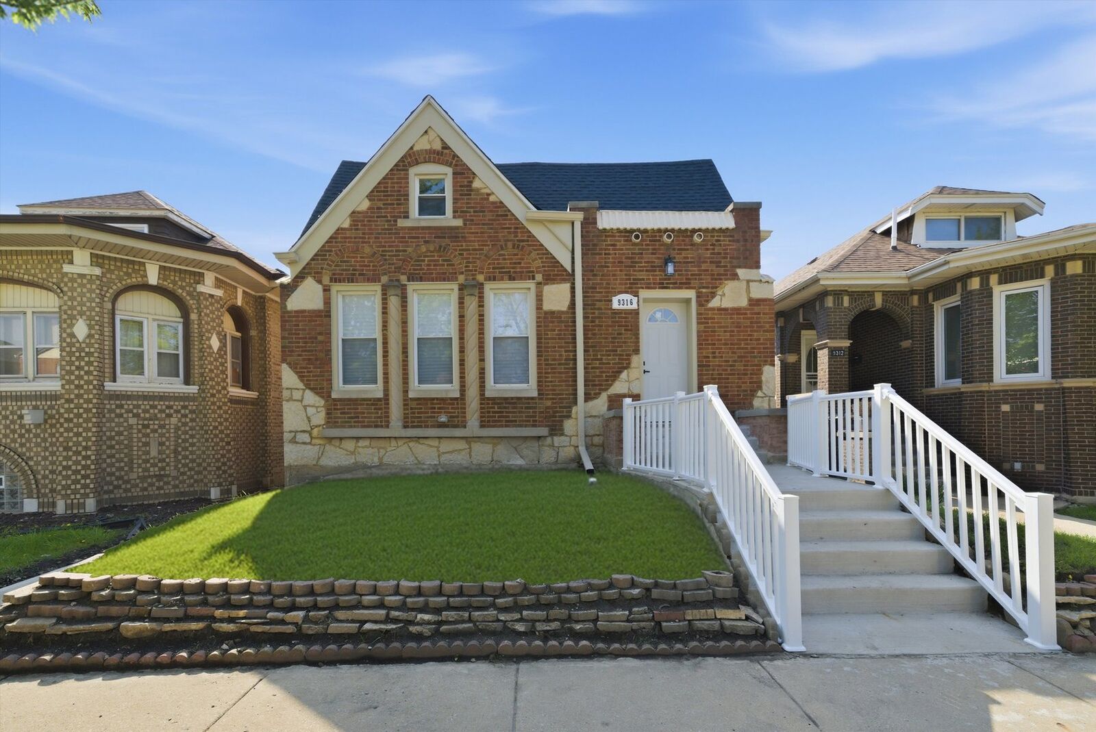 Property Photo:  9316 S May Street  IL 60620 