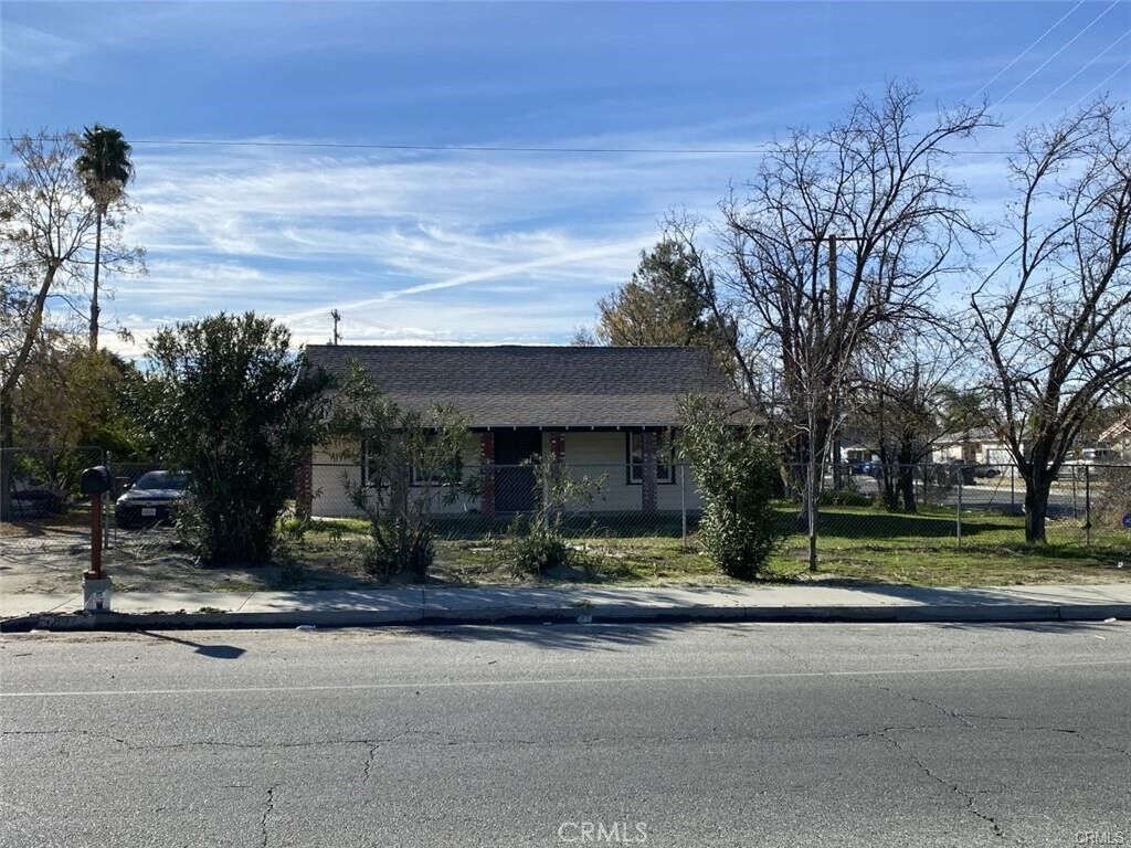 Property Photo:  802 E Main Street  CA 92583 