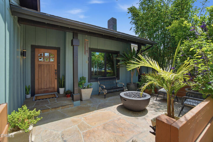 Property Photo:  1130 Bogota Court  CA 93035 