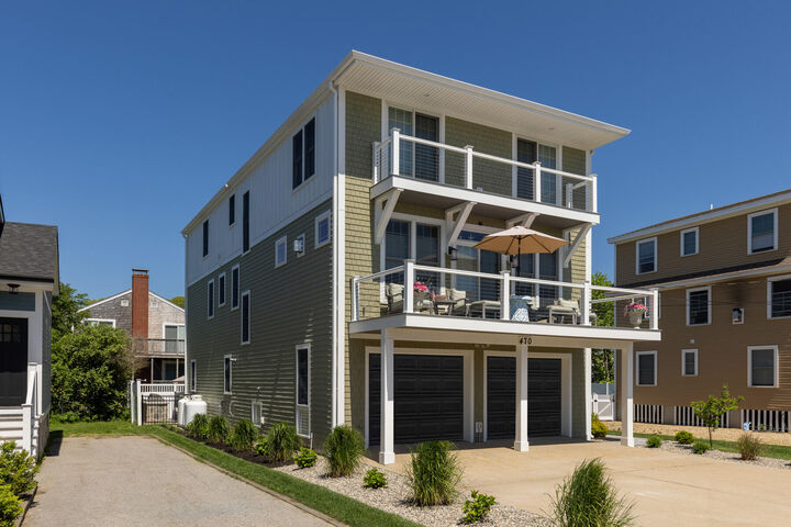 Property Photo:  470 Ocean Avenue  ME 04090 