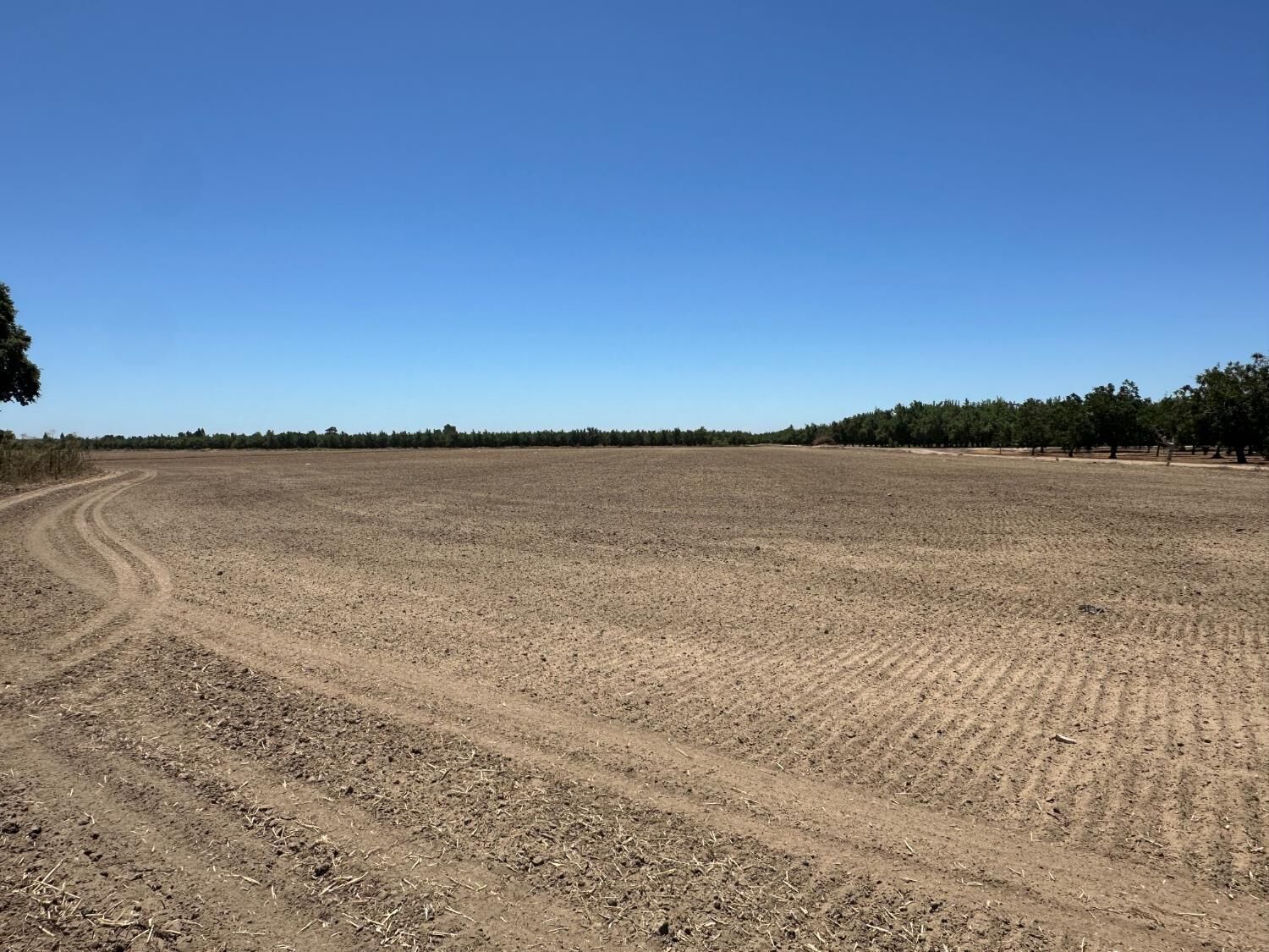 Property Photo:  618 Wellsford Road  CA 95357 
