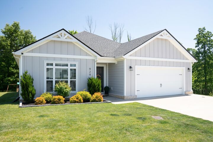 Property Photo:  929 Frog Gip Pond Ct  TN 37043 