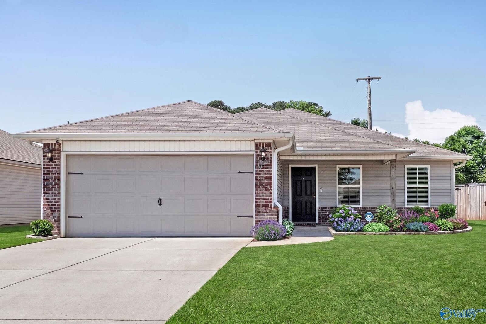 Property Photo:  132 Broughton Street  AL 35756 