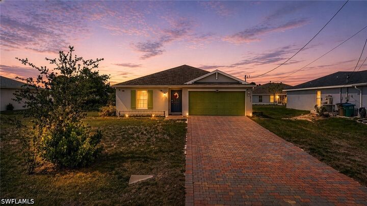 Property Photo:  1607 NE 35th Lane  FL 33909 