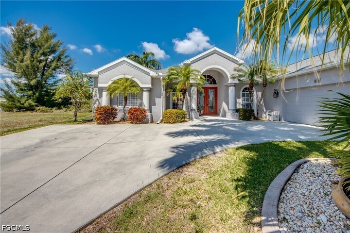 Property Photo:  2120 SW 8th Place  FL 33991 