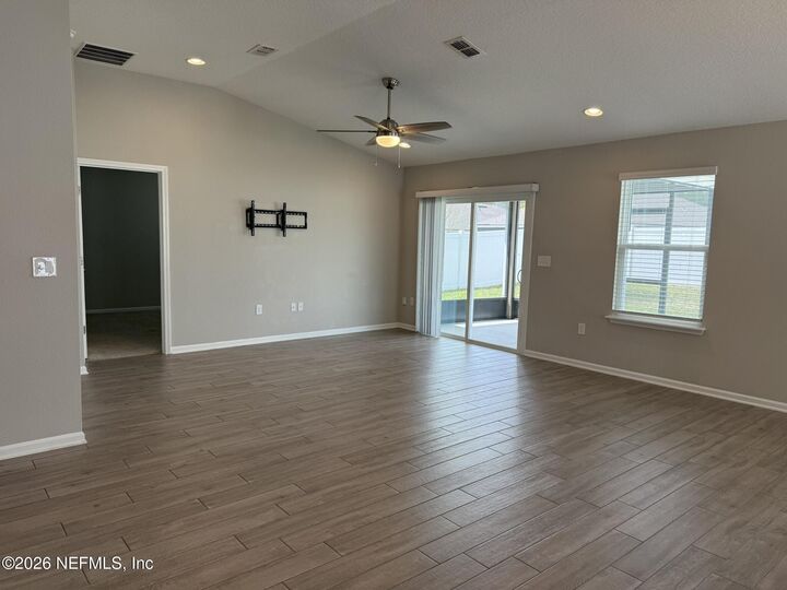 Property Photo:  7713 Island Fox Road  FL 32222 