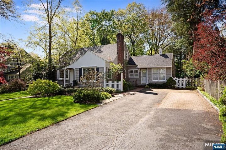 Property Photo:  60 Oak Avenue  NJ 07670 