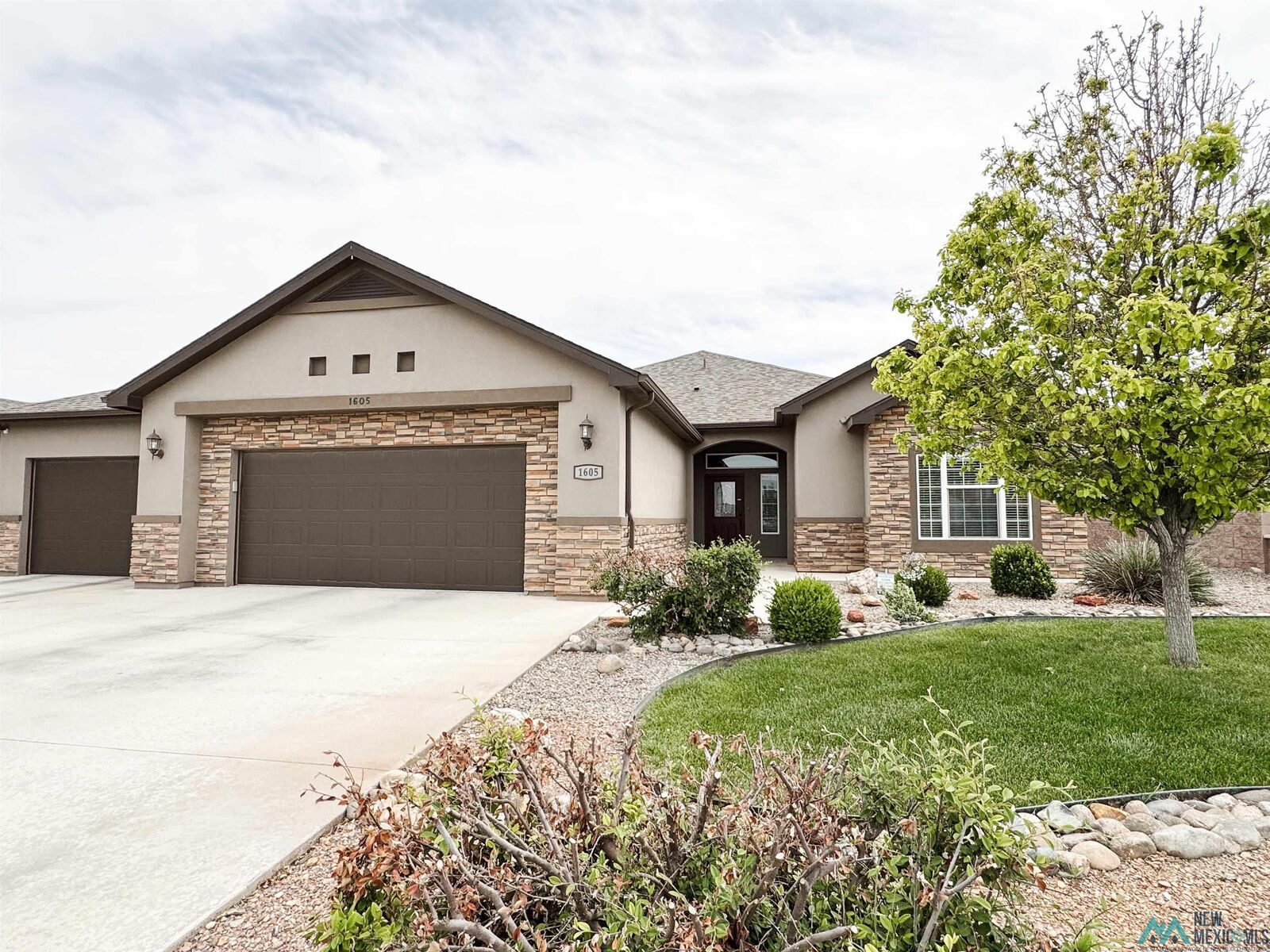Property Photo:  1605 Mahone Drive  NM 88210 