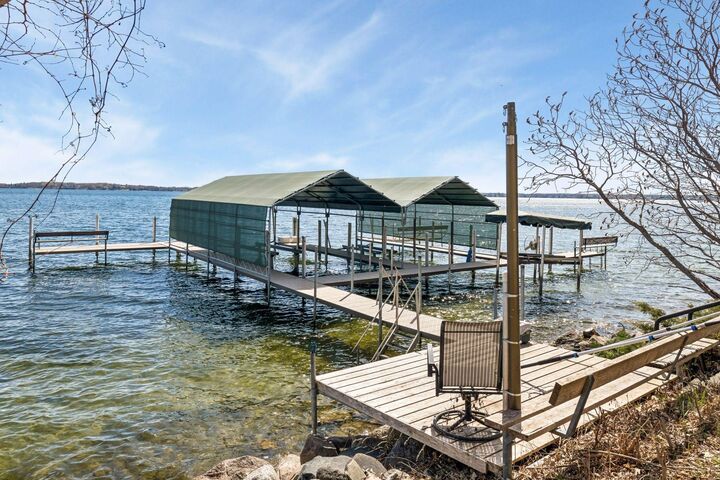 Property Photo:  1300 Bracketts Point Road  MN 55391 