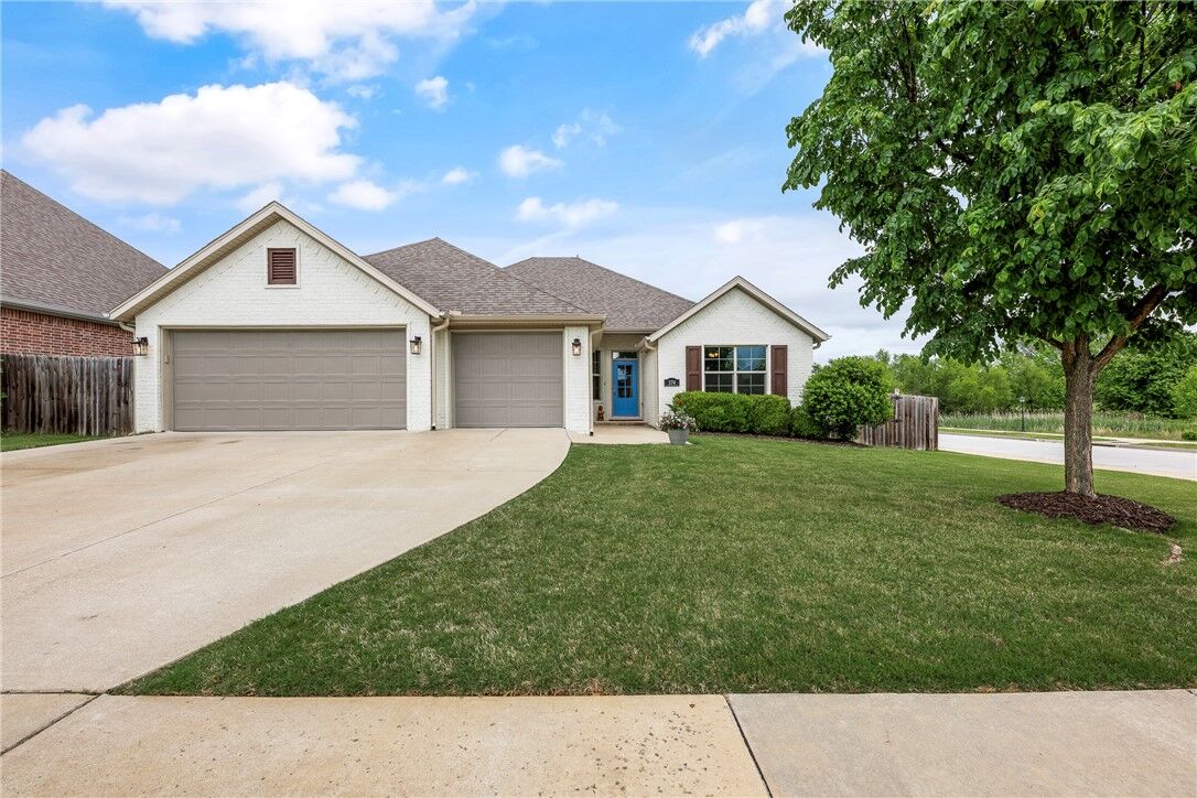 Property Photo:  374 Drywood Creek Drive  AR 72704 