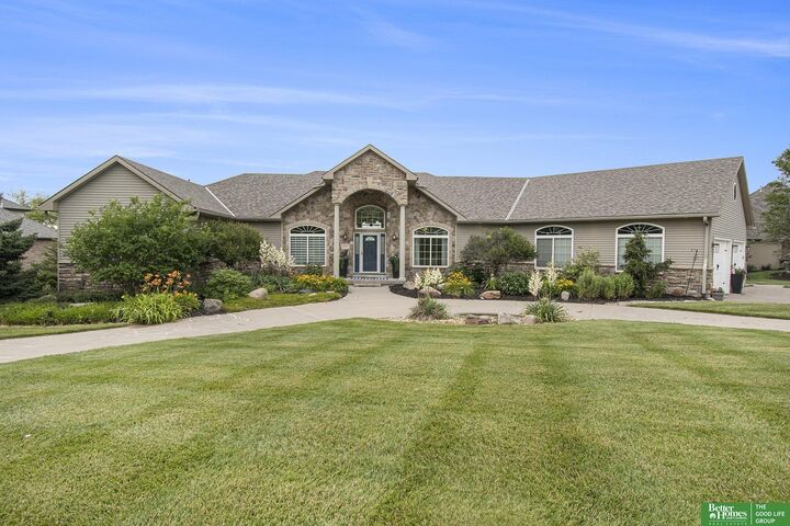 Property Photo:  17808 S Reflection Avenue  NE 68007-5727 