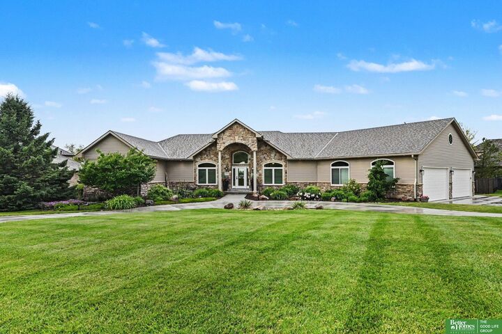 Property Photo:  17808 S Reflection Avenue  NE 68007-5727 
