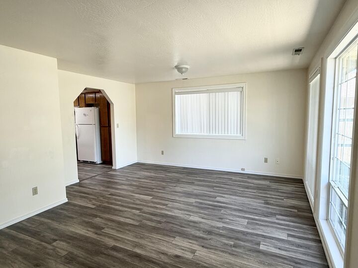 Property Photo:  3015 Milhoan Drive  OR 97504 