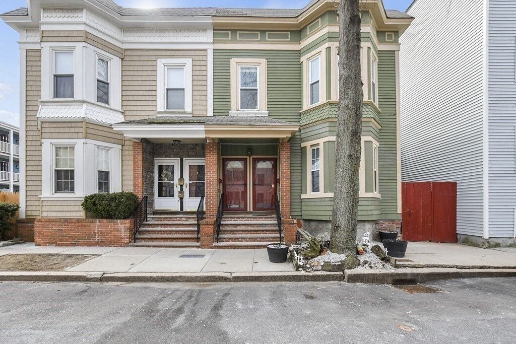 Property Photo:  909 E 2nd Street 1  MA 02127 