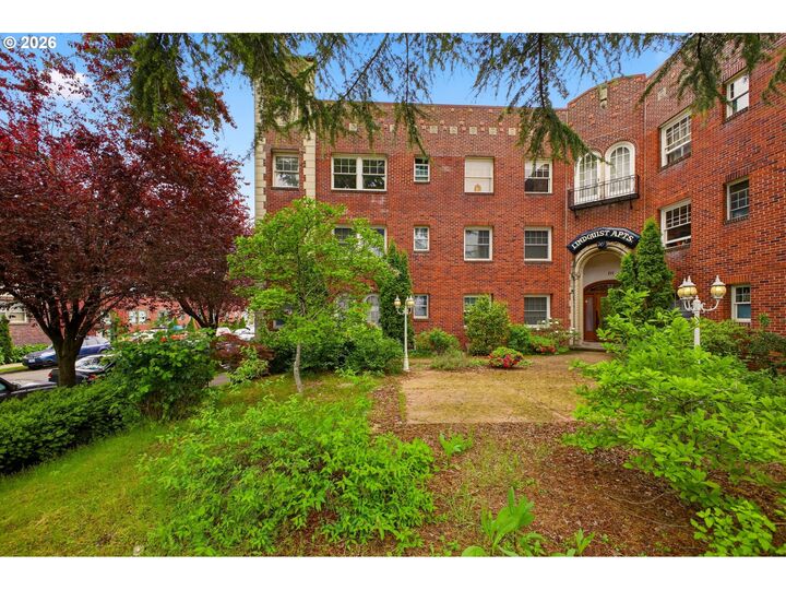 Property Photo:  711 NE Randall Ave 301  OR 97232 