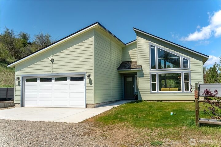 Property Photo:  957 #D  Twisp-Carlton Road  WA 98856 