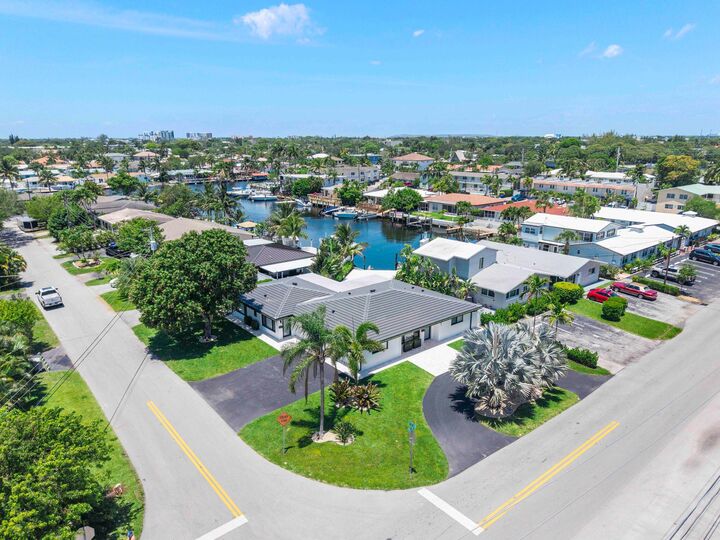 Property Photo: 491 SE 19th Avenue FL 33060