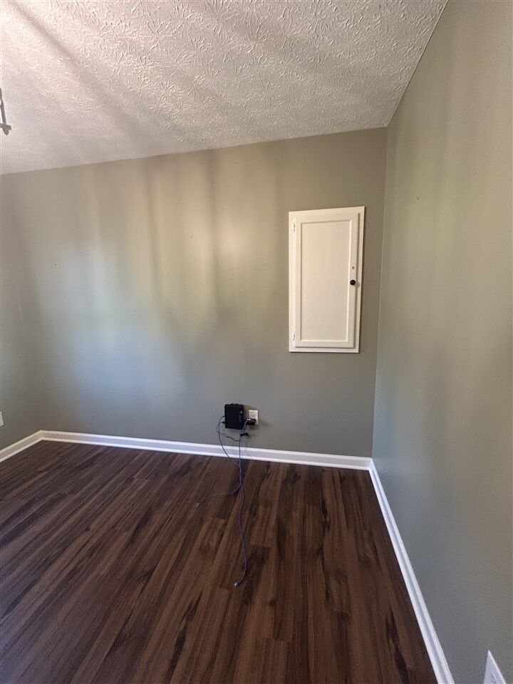 Property Photo:  305 Phelps Way  KY 42104 
