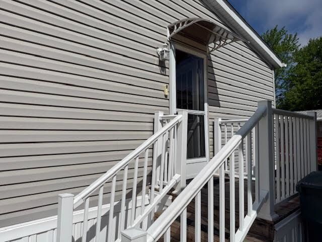 Property Photo:  24 Dogwood  IN 47374 
