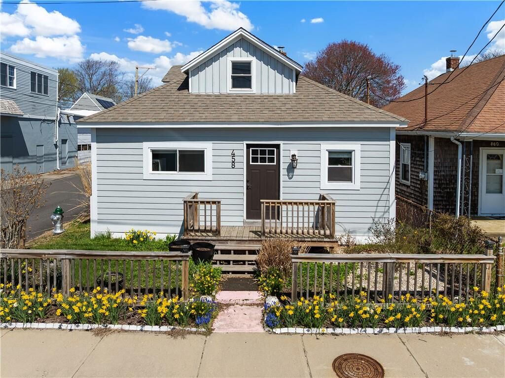 Property Photo:  458 Park Avenue  RI 02871 