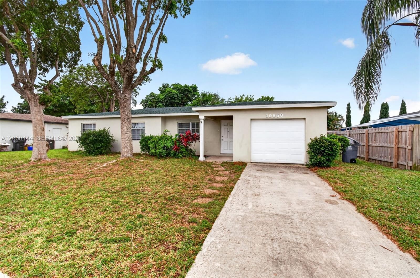 Property Photo:  10850 Eureka St 10850  FL 33428 