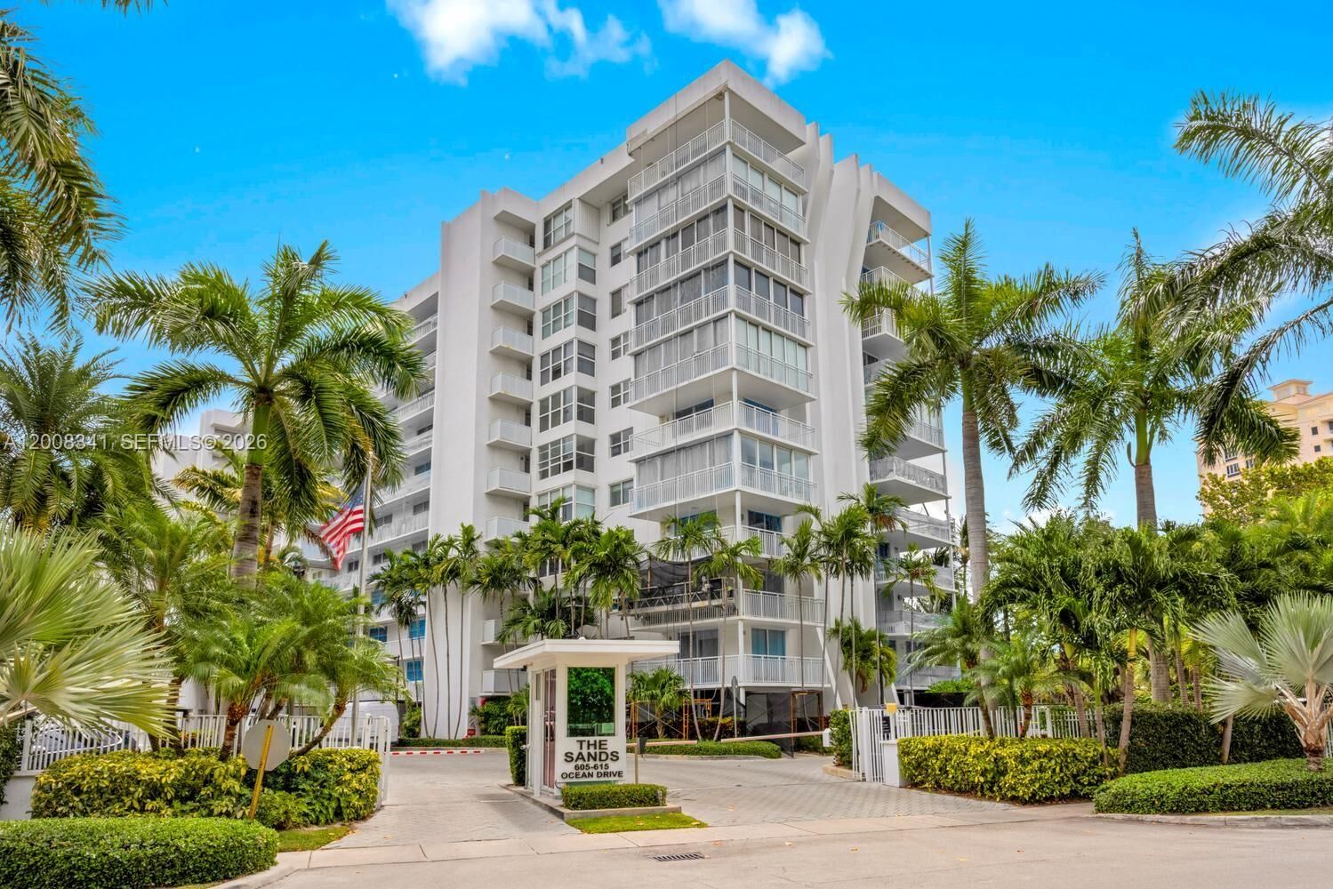Property Photo:  607 Ocean Dr 11K  FL 33149 