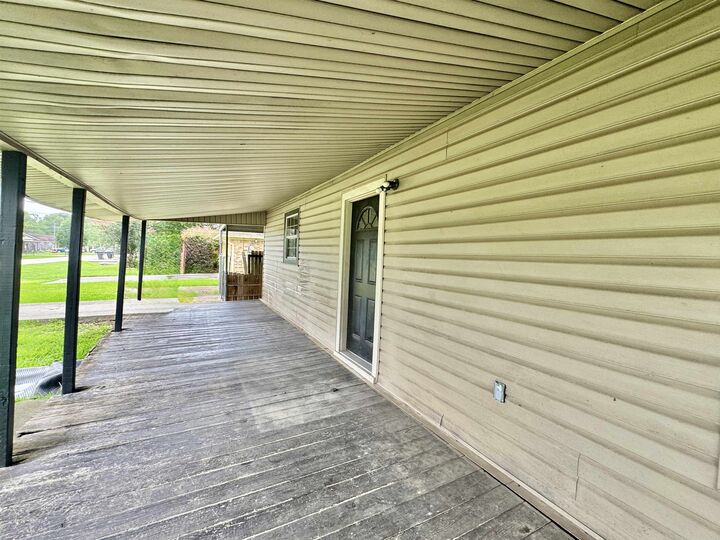 Property Photo:  1219 S 13th  TX 77627 