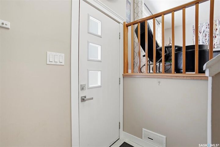 Property Photo:  29 Tupper Crescent  SK S7L 4N9 