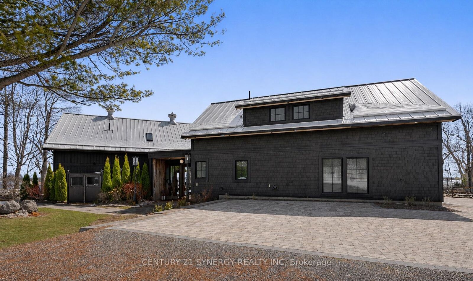 Property Photo:  4/6 Sifton Road  ON K0E 1R0 
