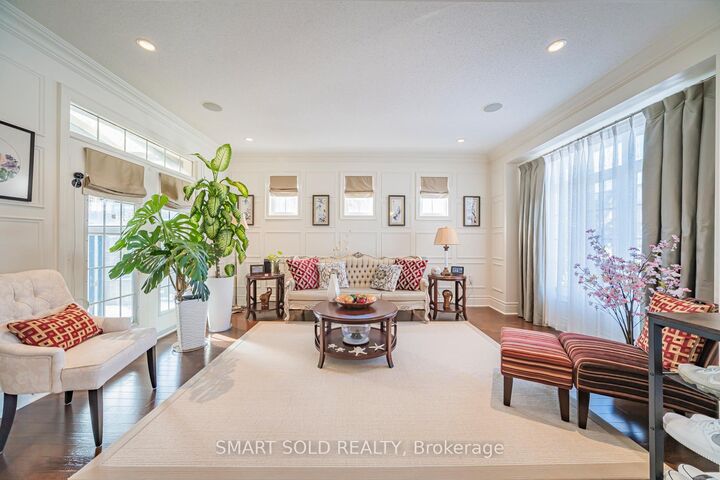 Property Photo: 33 Earnshaw Drive ON L6C 0E4