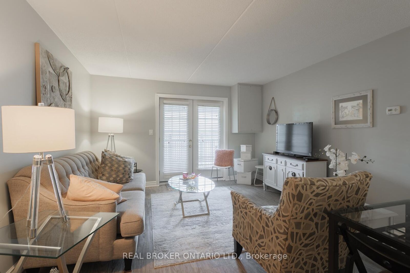 Property Photo: 2040 Cleaver Avenue 218 ON L7M 4C4