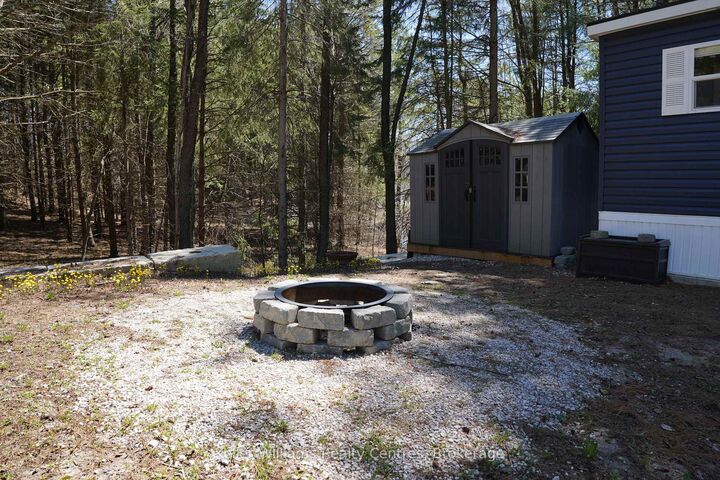 Property Photo: 13 Southline Avenue W16 ON N2Z 2X5