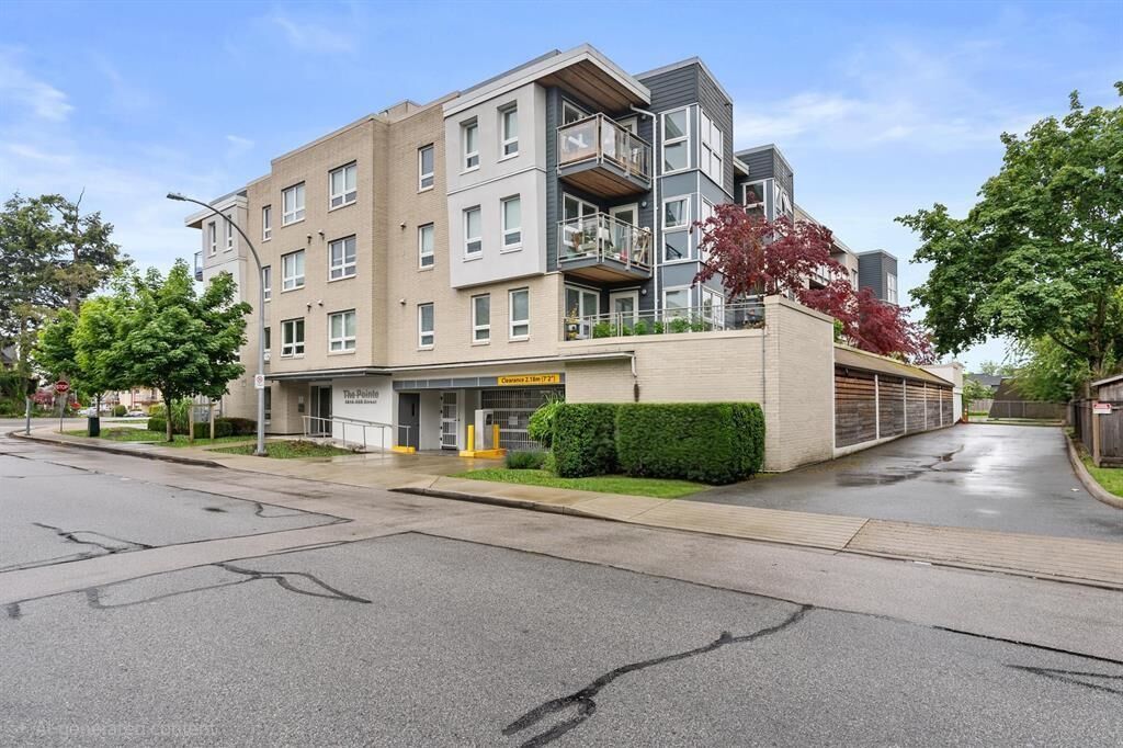 Property Photo: 4815 55B Street 105 BC V4K 3V7