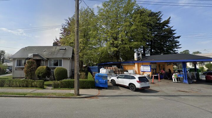 Property Photo: 916 Eighth Street BC V3M 3T2
