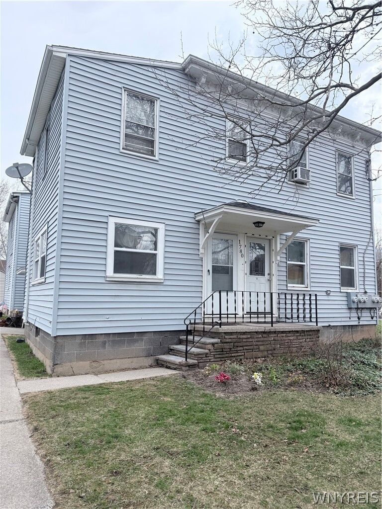 Property Photo:  1780 Falls Street  NY 14303 