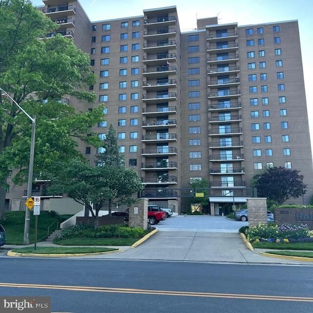 Property Photo:  200 N Pickett Street 1512  VA 22304 