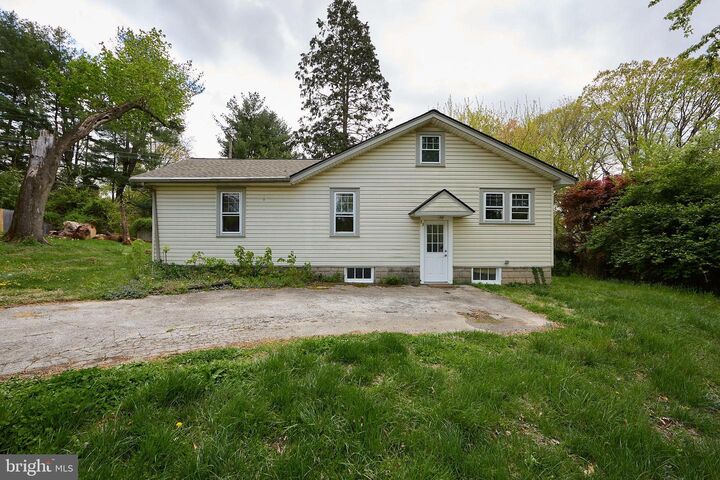 Property Photo:  53 W Knowlton Road  PA 19063 