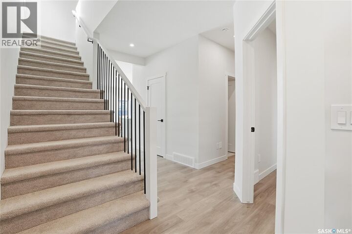 Property Photo:  322 Katz Avenue  SK S7V 1Y6 